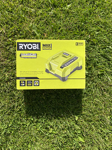 Быстрозарядное устройство Ryobi (1 фото из 1)