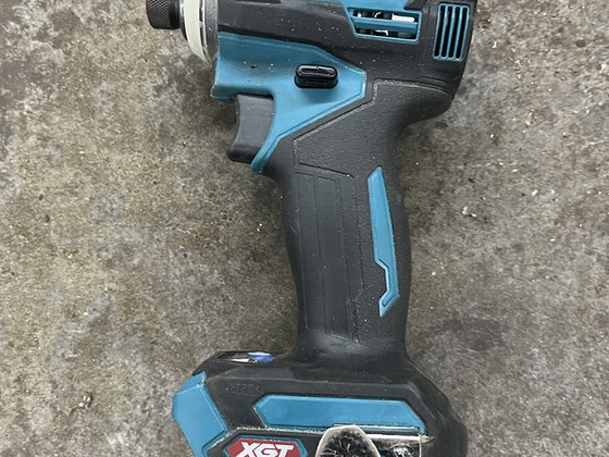 Makita TD001G, 40V. Новая, без зарядки и аккумулятор