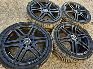 R18 Mercedes AMG originaal rehvidega 245/40/18 (4 foto / 6)