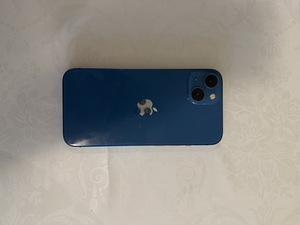 iPhone 13 128 ГБ (1 фото из 3)