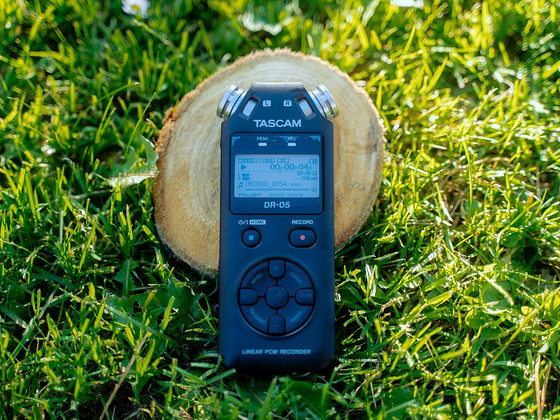 Диктофон Tascam DR-05