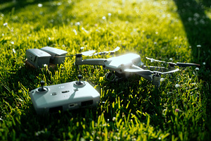 DJI Air2s Fly More Combo (2 foto / 6)