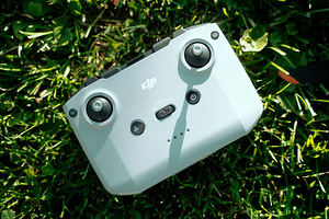 DJI Air2s Fly More Combo (3 foto / 6)