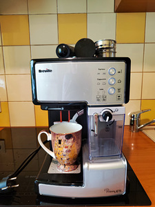 Poolautomaatne kohvimasin BREVILLE BRVCF045X (1 foto / 2)