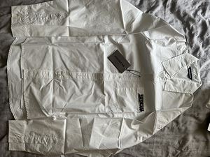 Balenciaga Shirt,replica (1 foto / 2)