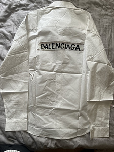 Balenciaga Shirt,replica (2 foto / 2)