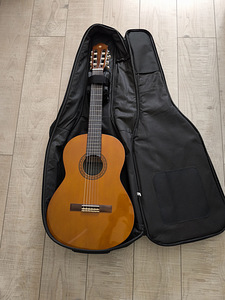 Klassikaline kitarr Yamaha CS40 (suurus 3/4) + paks kaitseko (1 foto / 2)