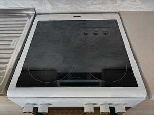 Электрическая плита SIMFER F4033 SERBB (2 фото из 2)