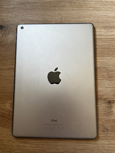 iPad 5-го поколения (2 фото из 4)