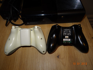 Xbox 360 e 500gb (3 foto / 5)