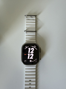 Apple Watch Ultra (1 foto / 3)