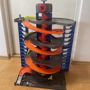 Мега гараж Hot Wheels