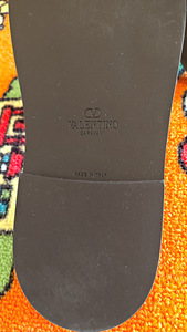 Оригинальные мужские шлёпанцы Valentino Garavani (3 фото из 5)