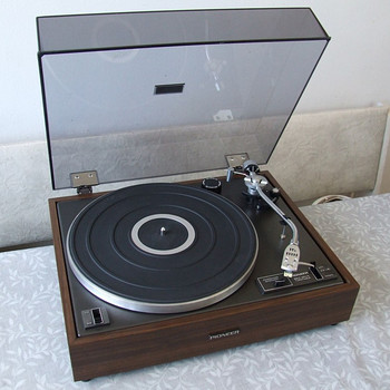 Винтажный проигрыватель винила Pioneer PL-120-II