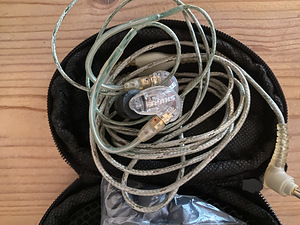 Shure SE215 PRO (1 foto / 3)
