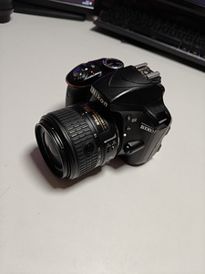 Комплект Nikon D3300 (1 объектив + аксессуары) (2 фото из 5)