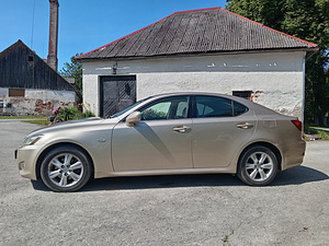 Lexus IS 220d (6 foto / 10)