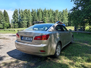 Lexus IS 220d (10 foto / 10)