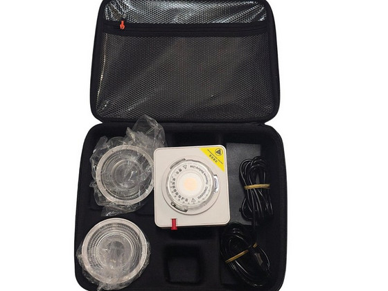 LED Videovalgusti Godox ML100Bi + Kohver