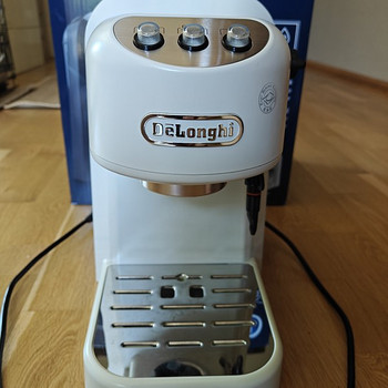 Продается кофемашина DeLonghi EC251.W