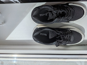 Продаю кроссовки Michael Kors Zuma Trainer (4 фото из 6)