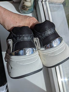 Продаю кроссовки Michael Kors Zuma Trainer (5 фото из 6)