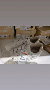 Продаю кроссовки Michael Kors Zuma Trainer (6 фото из 6)