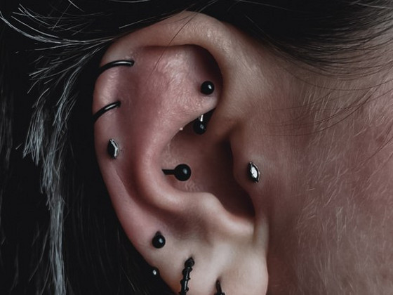 PIERCINGU KAMPAANIA 1+1=3