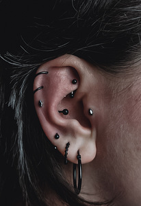 PIERCINGU KAMPAANIA 1+1=3 (2 foto / 3)