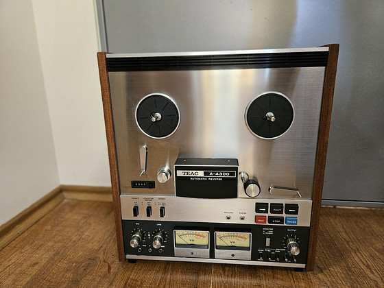 Стереофонический катушечный магнитофон TEAC A-4300