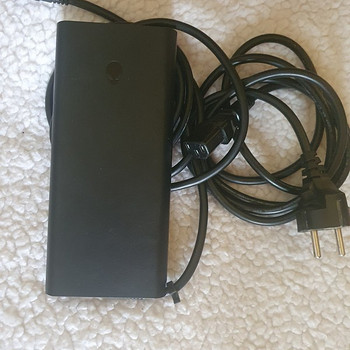 Редкий и мощный оригинальный зарядный адаптер Dell/Alienware
