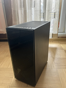 Игровой компьютер (1 фото из 2)