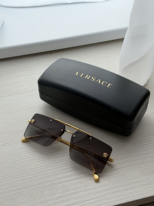 Prillid VERSACE (1 foto / 3)