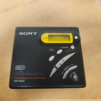 Портативный минидисковый рекордер Sony MZ-R500