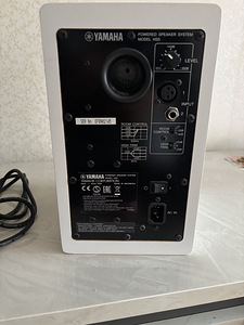 Колонка Yamaha (3 фото из 3)