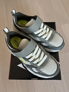 Детские кроссовки Skechers (размер 31 / 19,5 см) (1 фото из 6)