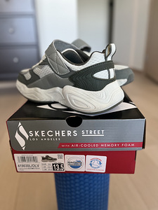 Детские кроссовки Skechers (размер 31 / 19,5 см) (6 фото из 6)
