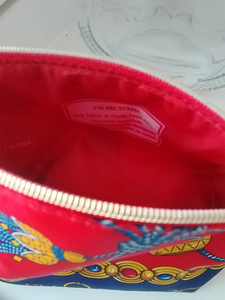 ESTEE LAUDER LAUKKU JA HELMIKORUT (3 valokuva sivusta 5)