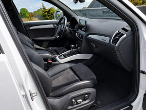 Audi SQ5 (10 фото из 14)