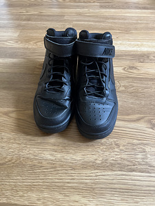 Nike'i tossud (1 foto / 3)