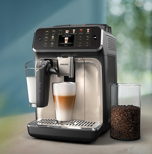 Полностью автоматическая кофемашина Philips LatteGo 5500 серии (1 фото из 2)
