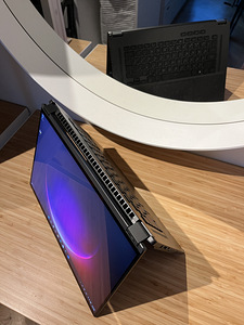 ASUS ROG Flow X16 (4 foto / 10)