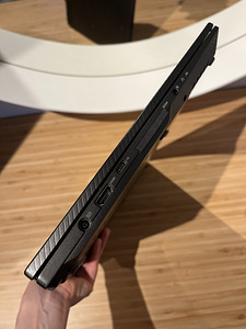 ASUS ROG Flow X16 (7 foto / 10)