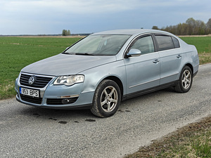 Helesinine automaatkastiga Volkswagen Passat 2005 (2 foto / 14)