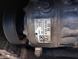 VW T6 kliimaseadme kompressor (2 foto / 3)