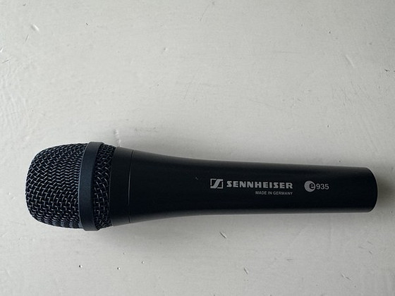 Микрофон Sennheiser e935