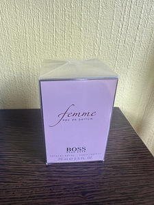 HUGO BOSS (1 foto / 2)