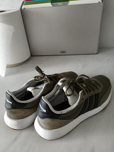 *Adidas* suurus 39 (sisetald 25 cm) (2 foto / 3)