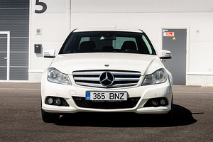Mercedes-Benz C180 CDI (11 фото из 14)