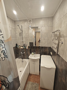Kangelaste prospekt 10a, Pähklimäe, Narva, Ida-Virumaa (2 foto / 13)